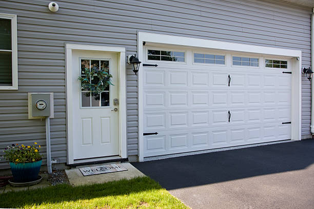 24/7 Emergency Garage Door Panel Replacement experts in Harrisburg, OR